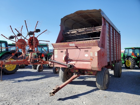 H&S Super 7+4 Forage Wagon