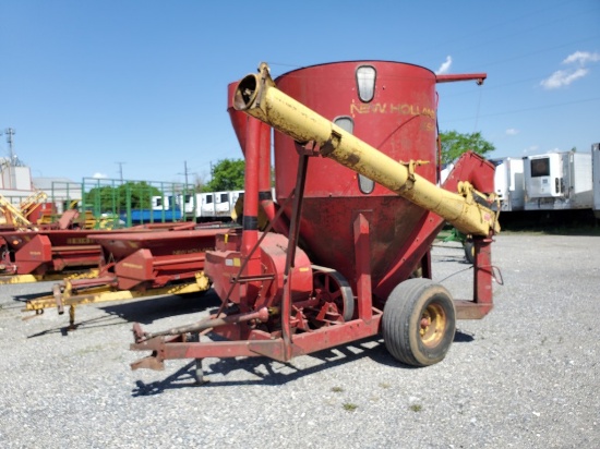 New Holland 354 Grinder Mixer