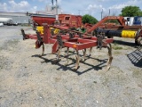 International 5500 Chisel Plow
