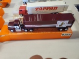 Winross  Truck with Van Trailer