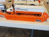 Winross  Truck with Van Trailer
