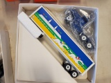 Winross  Truck with Van Trailer