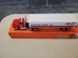 Winross  Truck with Van Trailer