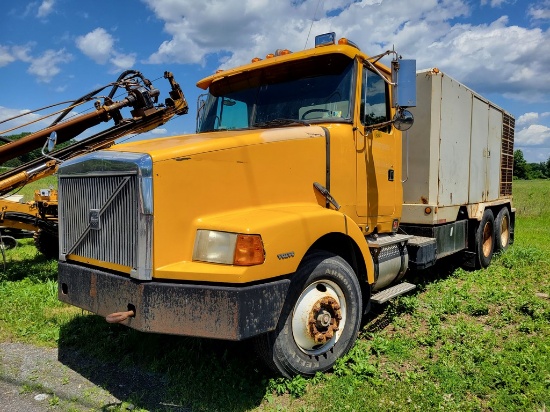 1996 Volvo  10 Wheeler Truck 'w/ title'