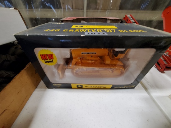 Ertl John Deere 440 Crawler with Blade Toy Tractor