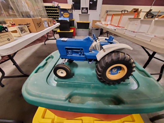 Toy Tractor Ford