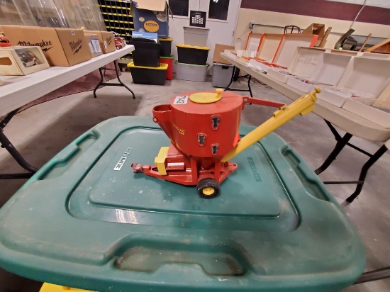 Toy Grinder Mixer  New Holland 358