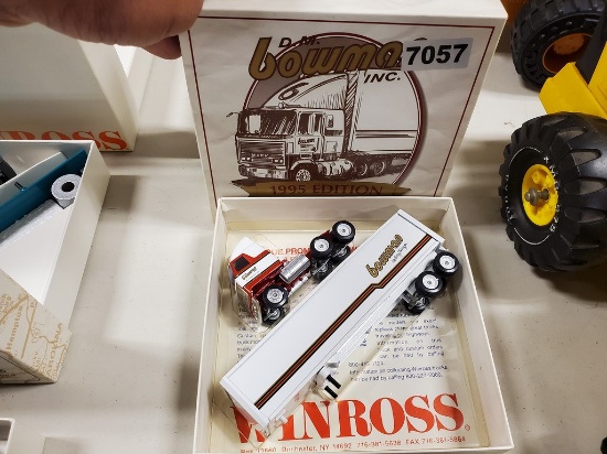 Winross Truck Tractor With Van Trailer