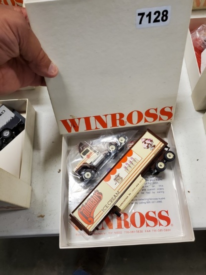 Winross Truck Tractor With Van Trailer