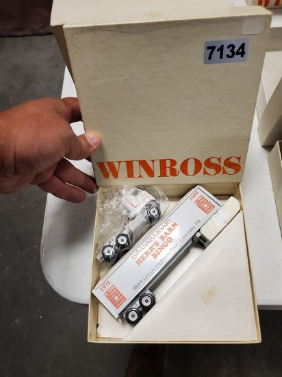 Winross Truck Tractor With Van Trailer