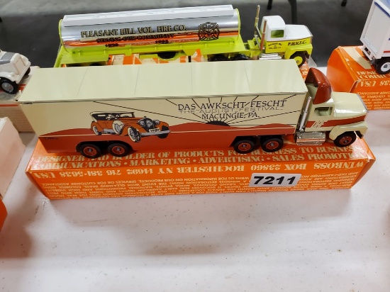 Winross Truck Tractor With Van Trailer