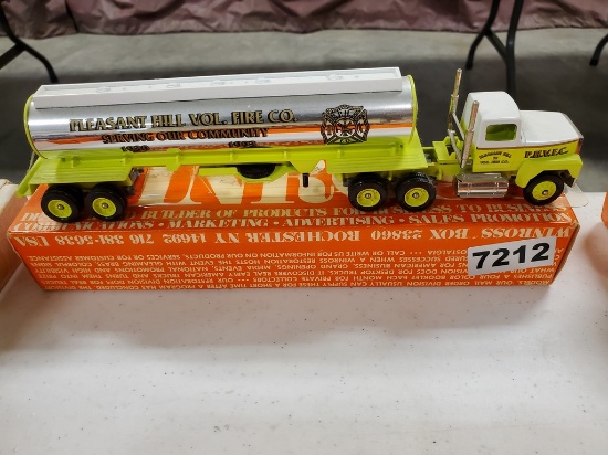 Winross Truck Tractor With Tank Trailer