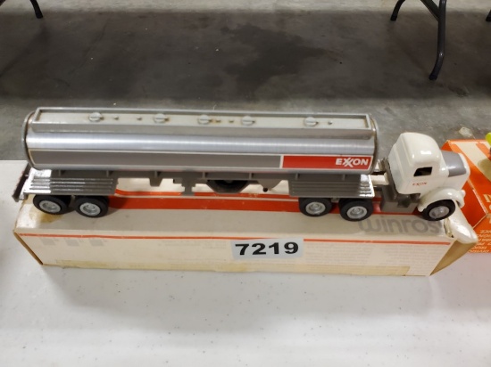 Winross Truck Tractor With Tank Trailer