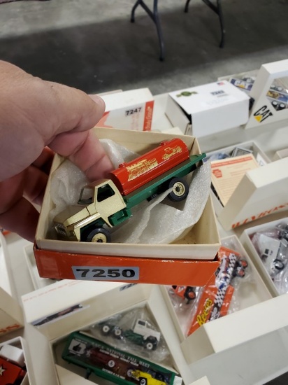 Winross Straight  Tank Truck