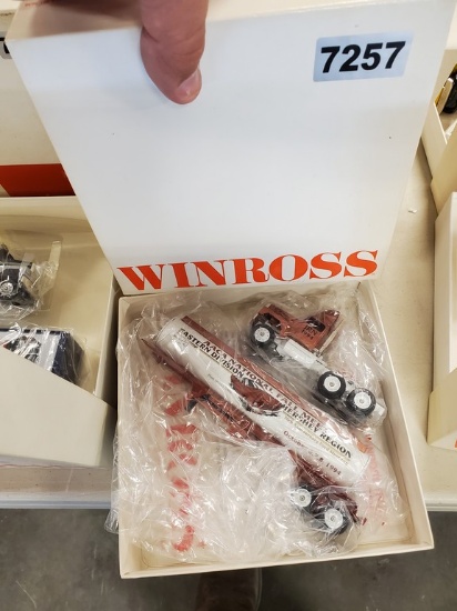 Winross Truck Tractor With Tank Trailer