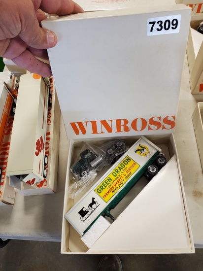 Winross Truck Tractor With Van Trailer