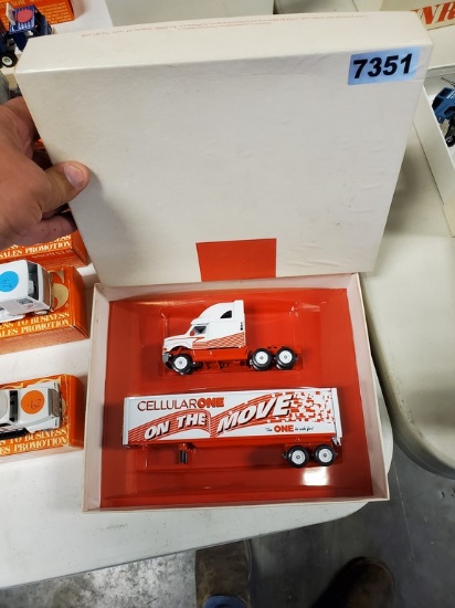 Winross Truck Tractor With Van Trailer