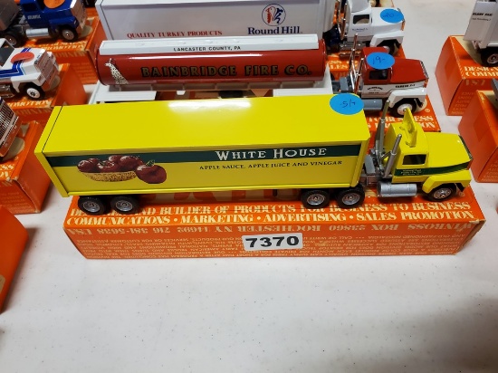 Winross Truck Tractor With Van Trailer