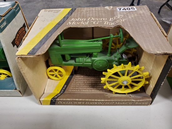 Ertl 1937 John Deere Model G Tractor