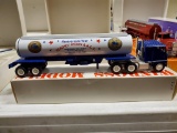 Winross Truck Tractor With Tank Trailer