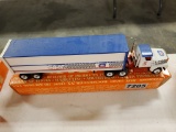 Winross Truck Tractor With Van Trailer
