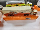 Winross Truck Tractor With Van Trailer