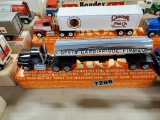 Winross Truck Tractor With Tank Trailer