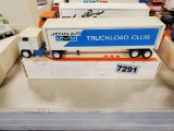 Winross Truck Tractor With Van Trailer