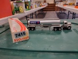 Winross Truck Tractor With Tank Trailer