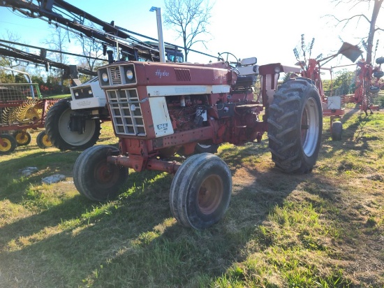 International 966 Tractor 'Runs & Operates'