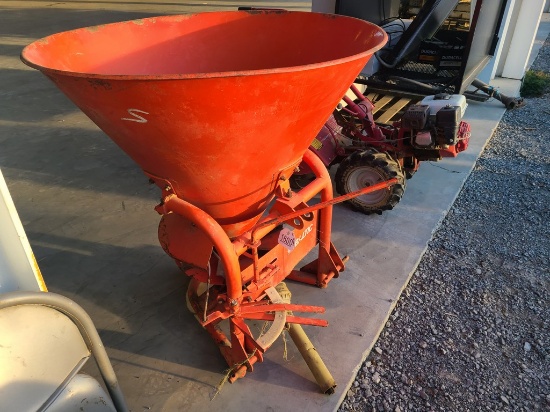 Baltic  Fertilizer Spreader