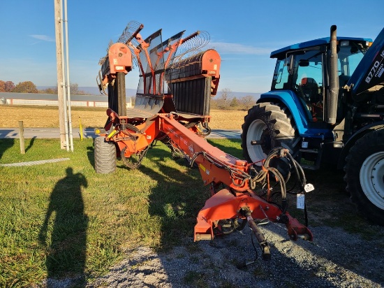 2016 Kuhn MM700 Merger 'Controls in the Office'
