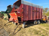New Holland 716 Forage Wagon