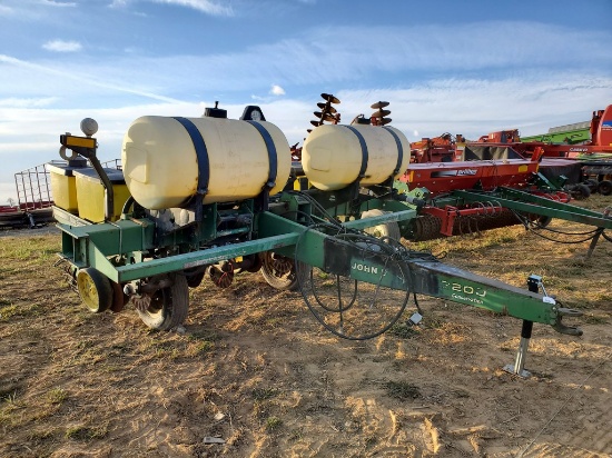 John Deere 7200 Corn Planter