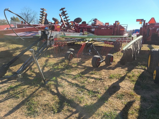 2012 Claas Liner 450 Rotary Rake