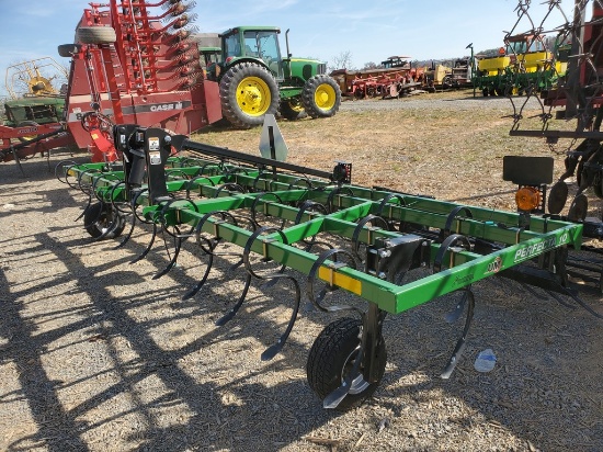 Unverferth Perfecta 10 Cultivator 'LIKE NEW'