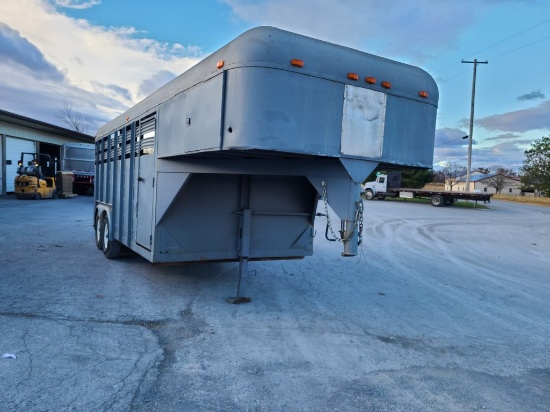 1982 Valley  Gooseneck Livestock Trailer 'NO TITLE'