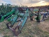 John Deere  245 Loader