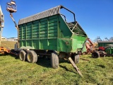 John Deere 716A Forage Wagon