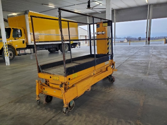 Pac Craft  Scissors Lift 'Runs & Operates'