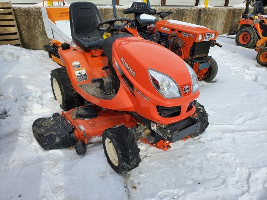 Kubota GR2110 Riding Tractor 'Ride & Drive'