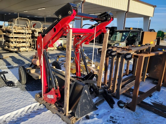 TYM TX39H Loader