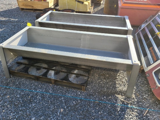 Feed trough   'NEW'