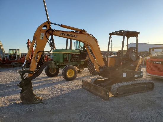 2016 Hyundai 35Z-9A Mini Excavator 'Ride & Drive'
