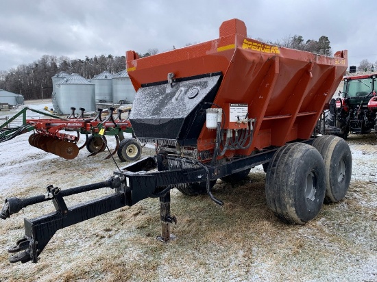 Pequea SL10 Lime Spreader