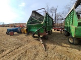 John Deere 716A Forage Wagon