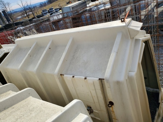 Calf-Tel  Calf Hutch