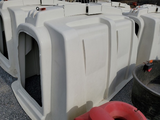 Agri-Plastics  Calf Hutch