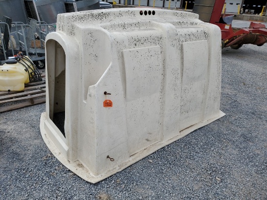 Agri-Plastics  Calf Hutch