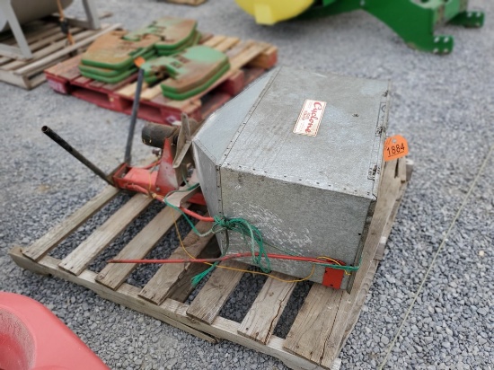 Cyclone M3B400R Spinner Spreader